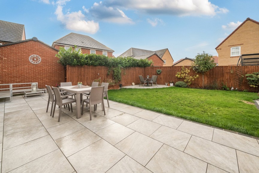 4 bedroom House for Sale Fir Tree Road, Stotfold, Bedfordshire