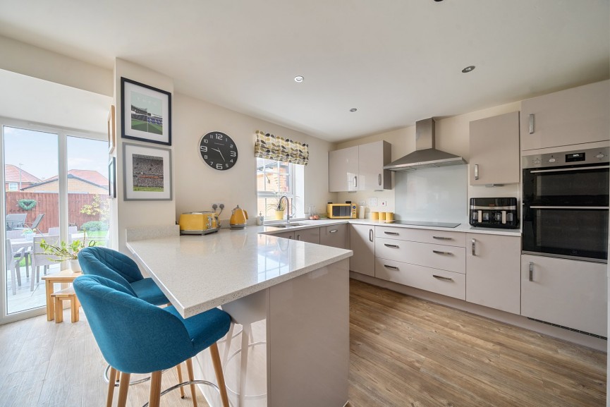 4 bedroom House for Sale Fir Tree Road, Stotfold, Bedfordshire