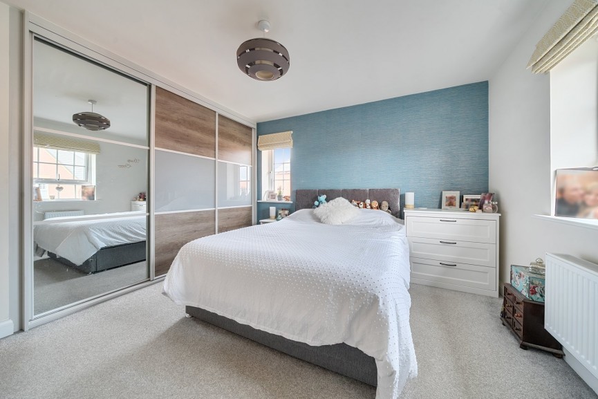 4 bedroom House for Sale Fir Tree Road, Stotfold, Bedfordshire