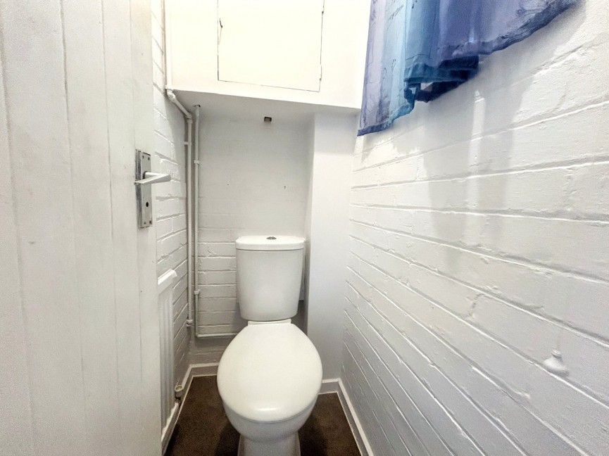 3 bedroom House for Sale Orchard Way, Royston, Hertfordshire