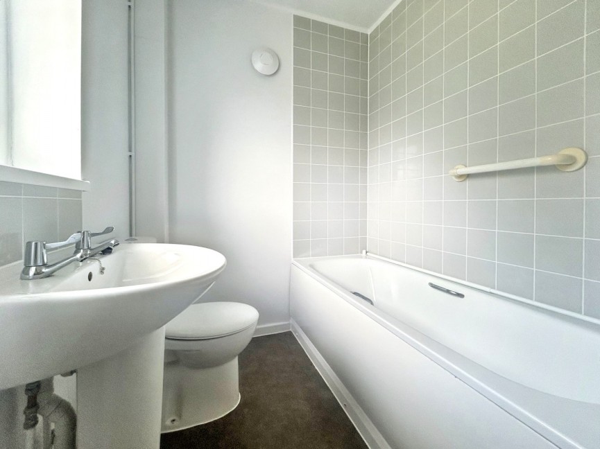 3 bedroom House for Sale Orchard Way, Royston, Hertfordshire