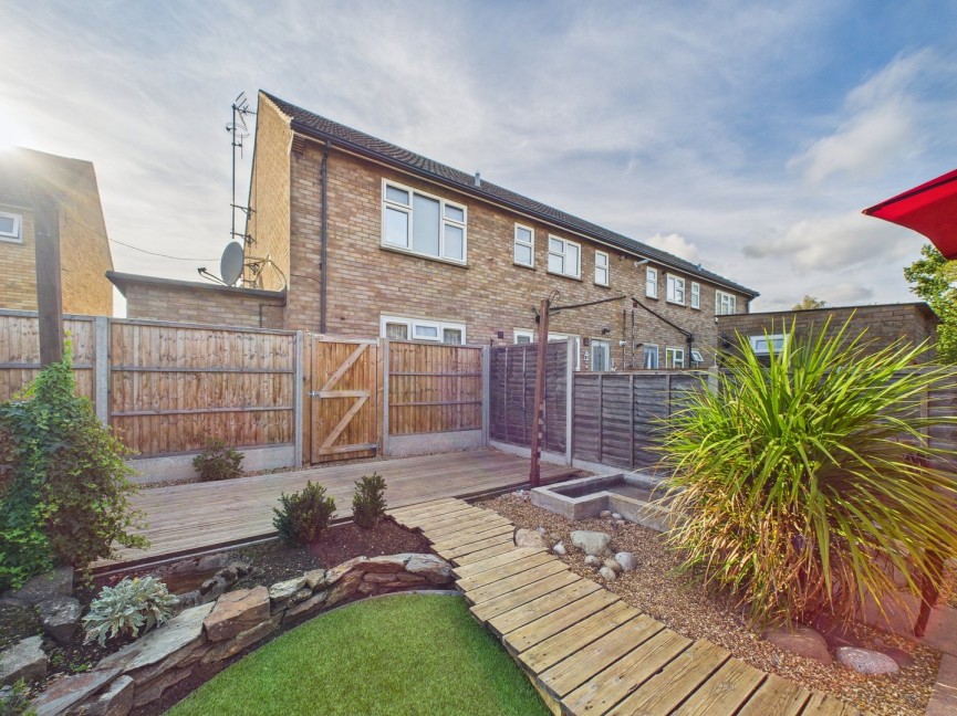 2 bedroom Flat for Sale Ickleford, Hitchin, Hertfordshire