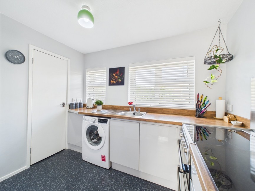 2 bedroom Flat for Sale Ickleford, Hitchin, Hertfordshire
