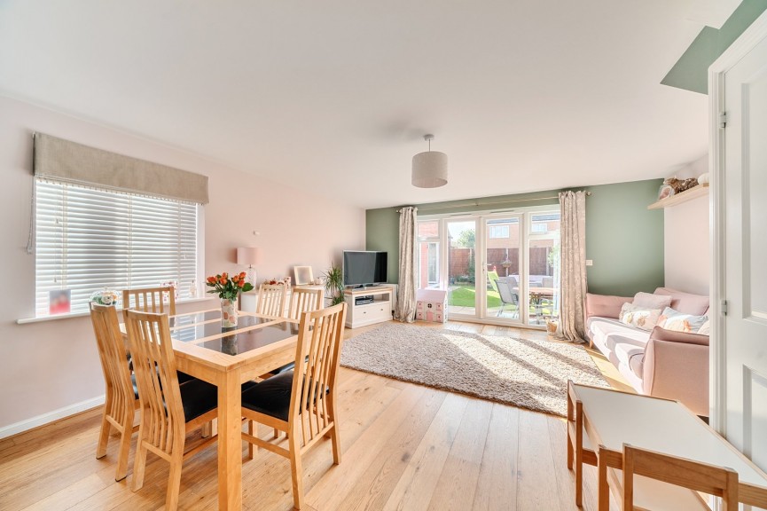 3 bedroom House for Sale Chaffinch Green, Lower Stondon, Bedfordshire