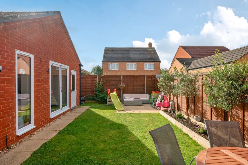 3 bedroom House for Sale Chaffinch Green, Lower Stondon, Bedfordshire