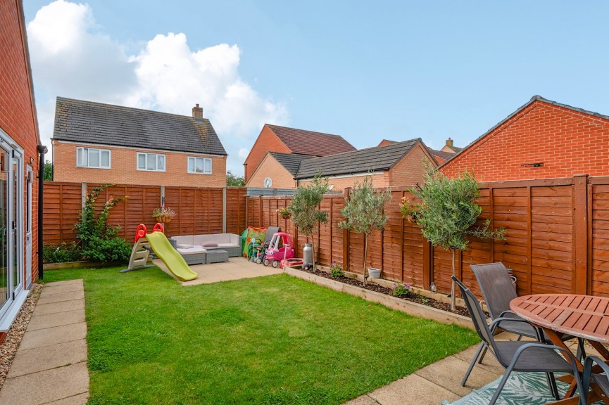 3 bedroom House for Sale Chaffinch Green, Lower Stondon, Bedfordshire