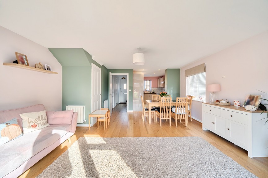 3 bedroom House for Sale Chaffinch Green, Lower Stondon, Bedfordshire