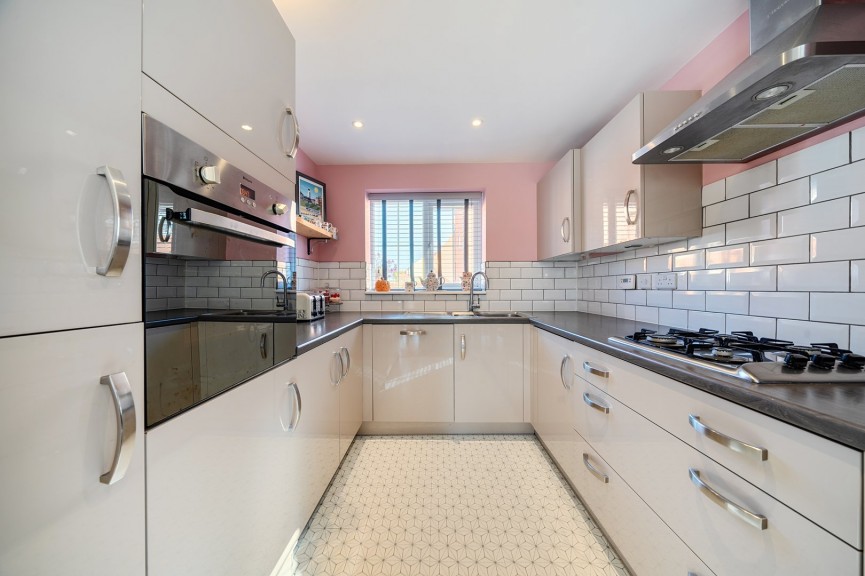 3 bedroom House for Sale Chaffinch Green, Lower Stondon, Bedfordshire