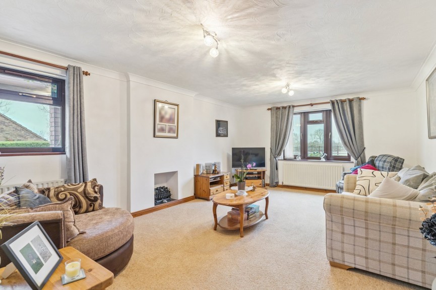 2 bedroom Bungalow for Sale Holwell, Hitchin, Hertfordshire