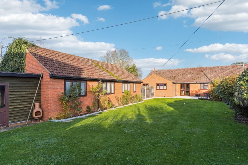 2 bedroom Bungalow for Sale Holwell, Hitchin, Hertfordshire