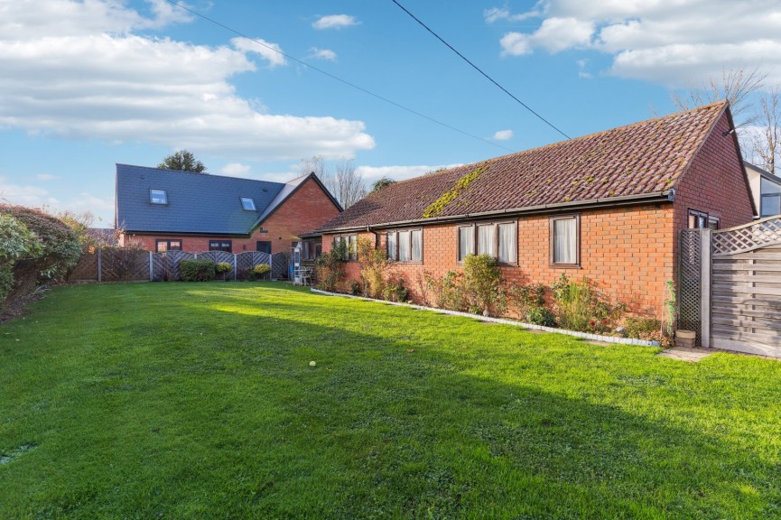 2 bedroom Bungalow for Sale Holwell, Hitchin, Hertfordshire