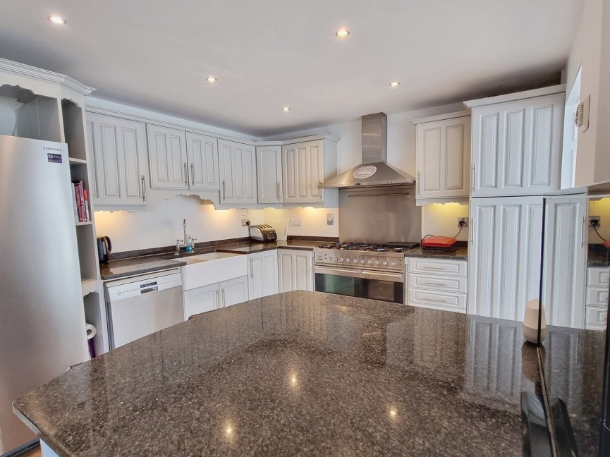5 bedroom House for Sale Clophill, Bedfordshire