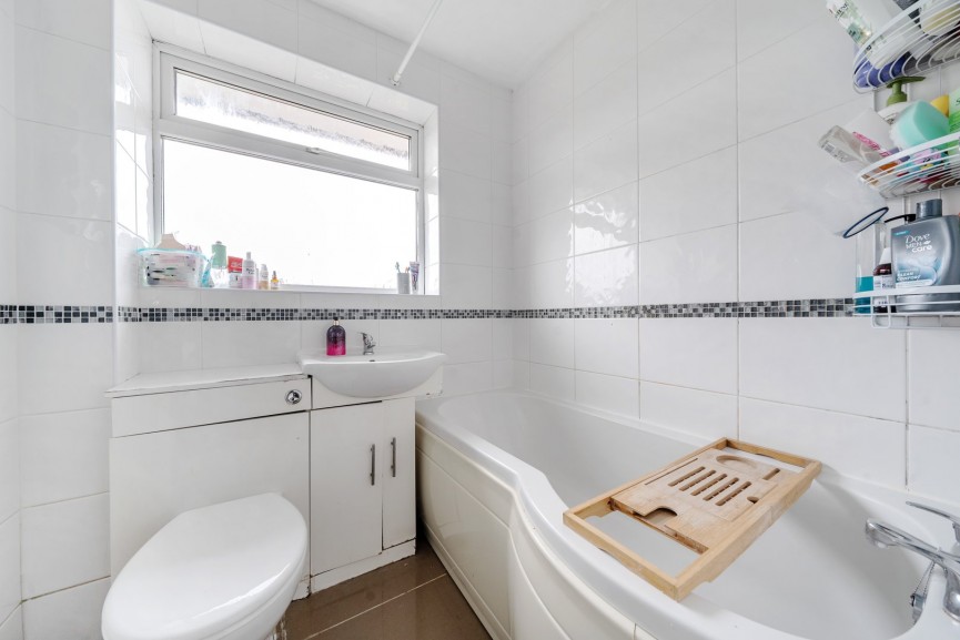3 bedroom House for Sale Rosedale Close, Luton, Bedfordshire