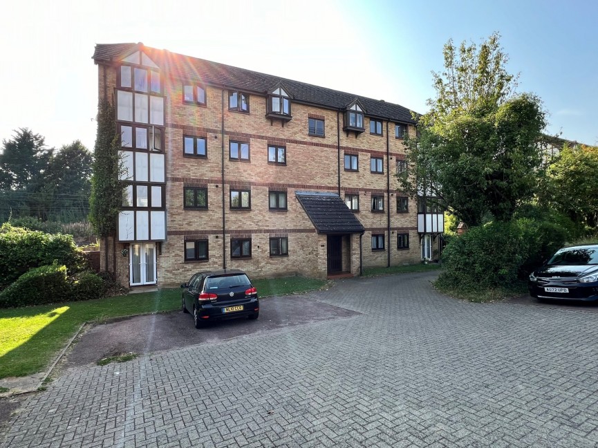 2 bedroom Flat for Letting Kerr Close, KNEBWORTH, Hertfordshire