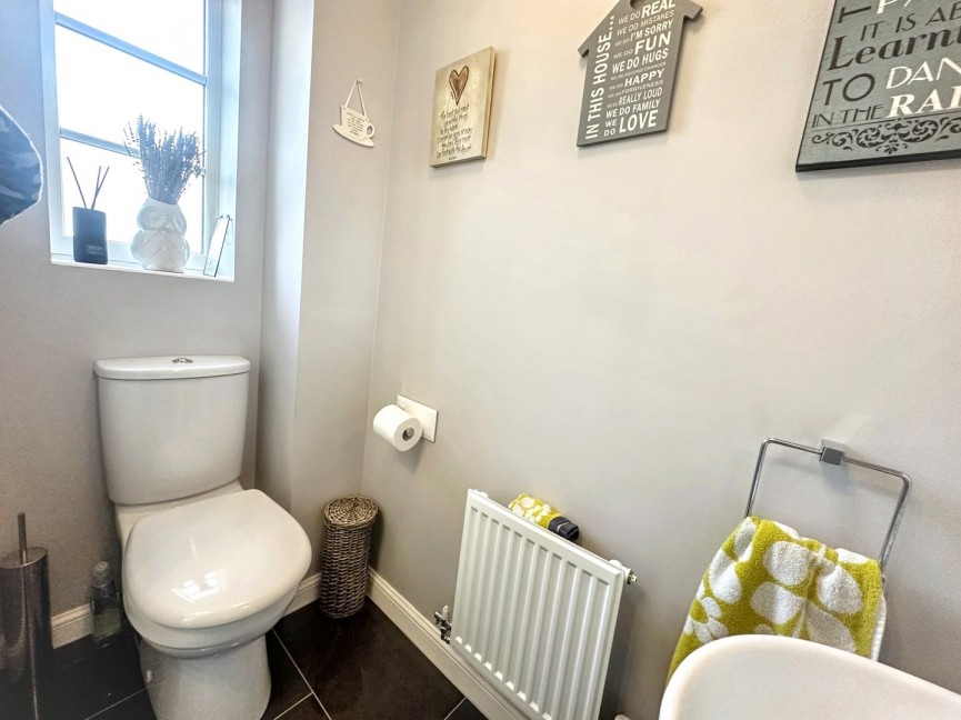 3 bedroom House for Sale Princes Court, Royston, Hertfordshire