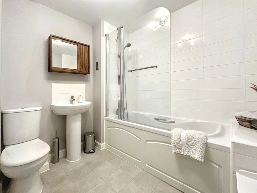 3 bedroom House for Sale Princes Court, Royston, Hertfordshire