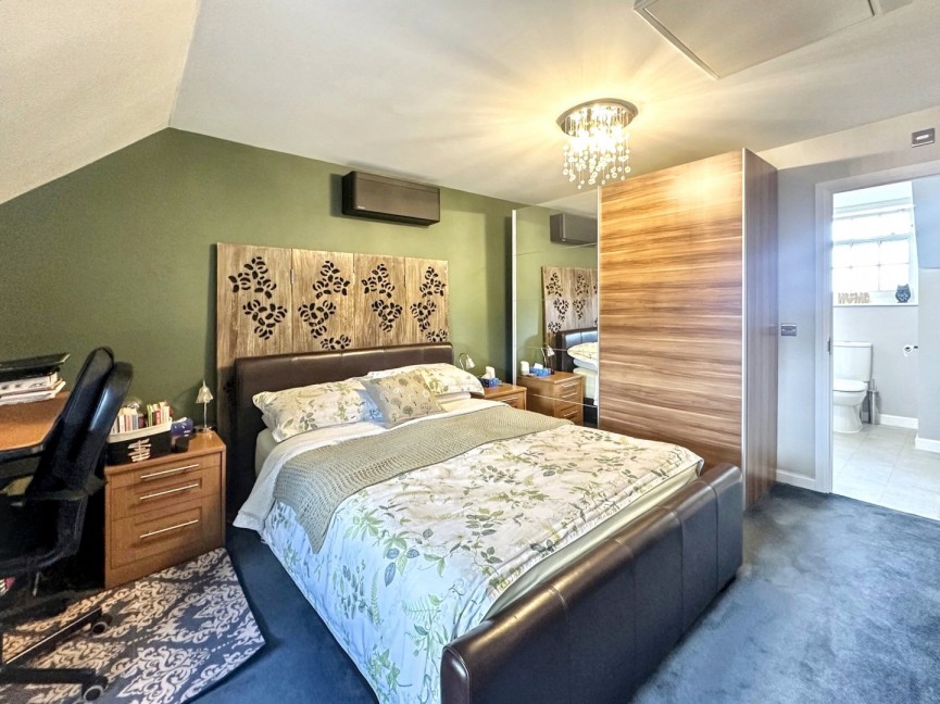 3 bedroom House for Sale Princes Court, Royston, Hertfordshire