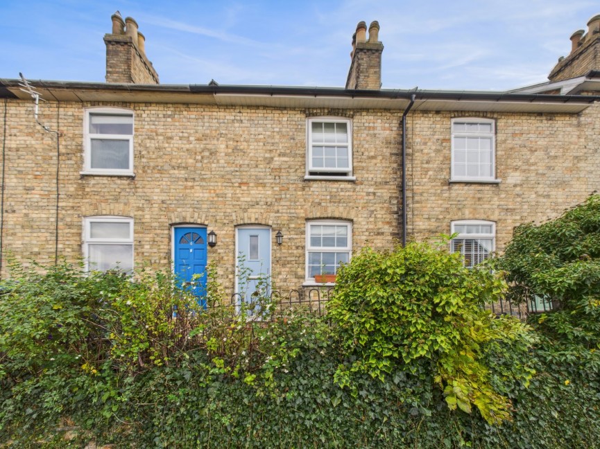 2 bedroom House for Sale Normans Lane, Royston, Hertfordshire