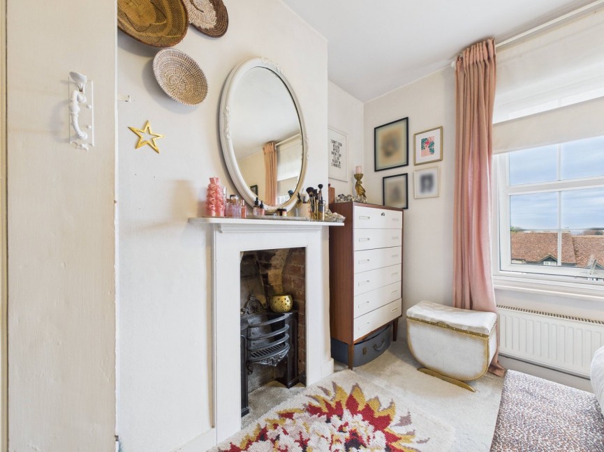 2 bedroom House for Sale Normans Lane, Royston, Hertfordshire