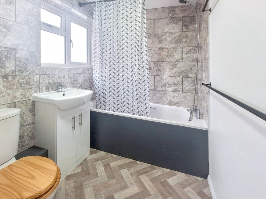 2 bedroom House for Sale Carter Street, Sandy, Bedfordshire