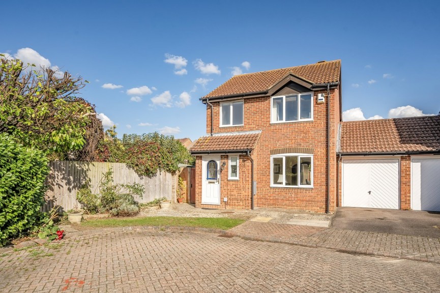 3 bedroom House for Sale Elgar Drive, Shefford, Bedfordshire