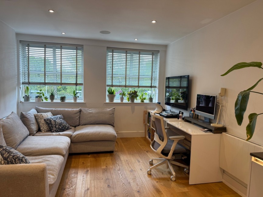 2 bedroom Flat for Letting Great North Road, Hatfield, Hertfordshire