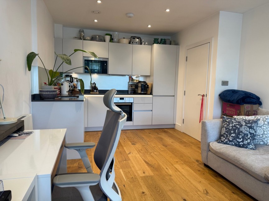 2 bedroom Flat for Letting Great North Road, Hatfield, Hertfordshire