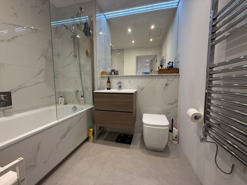 2 bedroom Flat for Letting Great North Road, Hatfield, Hertfordshire