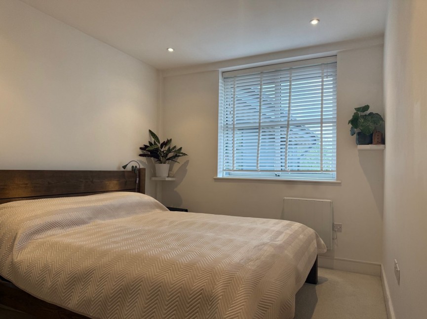 2 bedroom Flat for Letting Great North Road, Hatfield, Hertfordshire