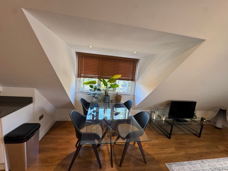 2 bedroom Flat for Letting Roe Green Lane, Hatfield, Hertfordshire