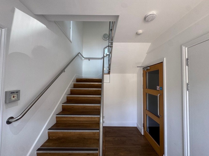 2 bedroom Flat for Letting Roe Green Lane, Hatfield, Hertfordshire