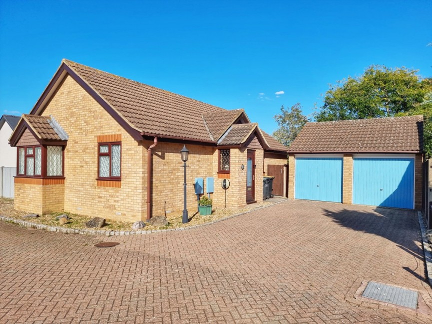 2 bedroom Bungalow for Sale Wilstead, Bedfordshire