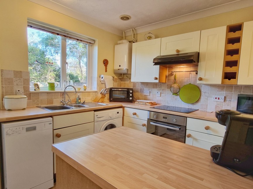 2 bedroom Bungalow for Sale Wilstead, Bedfordshire