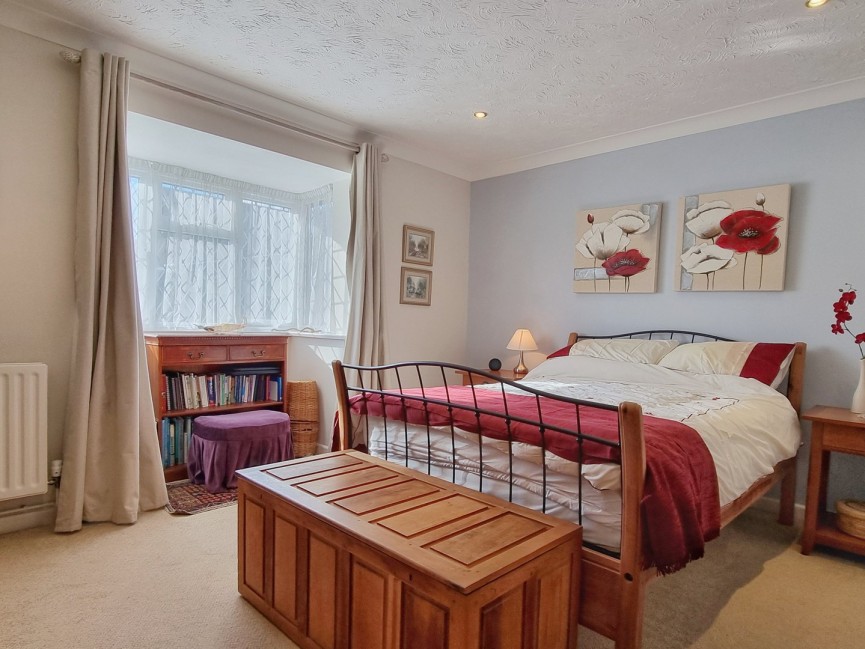 2 bedroom Bungalow for Sale Wilstead, Bedfordshire