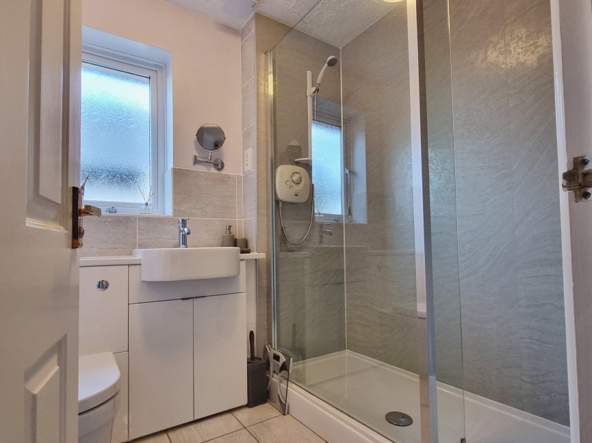 2 bedroom Bungalow for Sale Wilstead, Bedfordshire