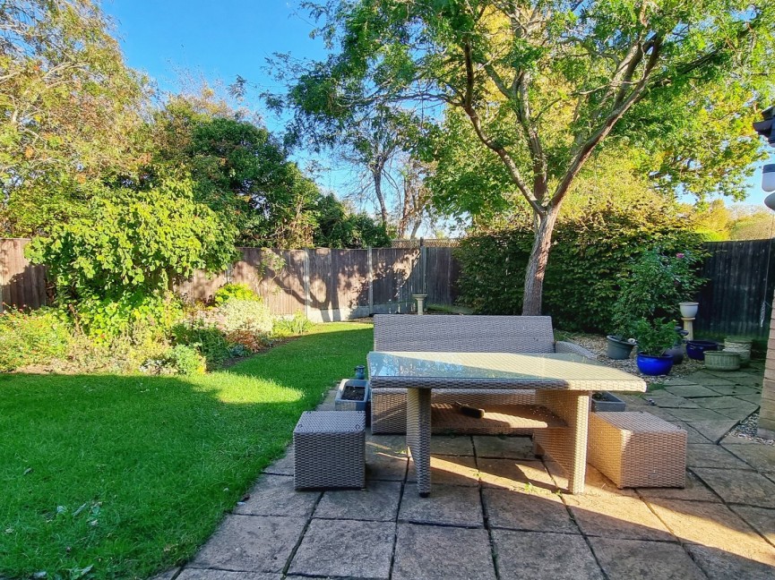 2 bedroom Bungalow for Sale Wilstead, Bedfordshire