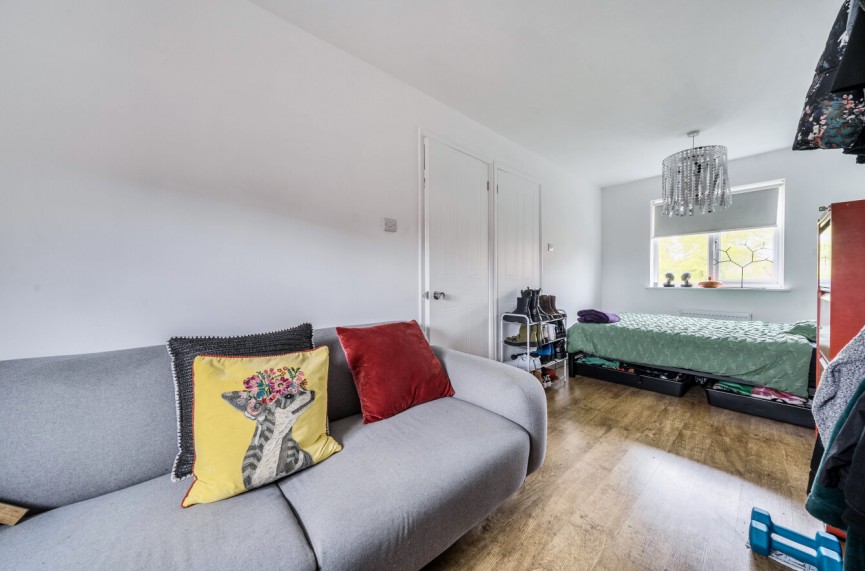 3 bedroom House for Sale Grieg Close, Shefford, Bedfordshire