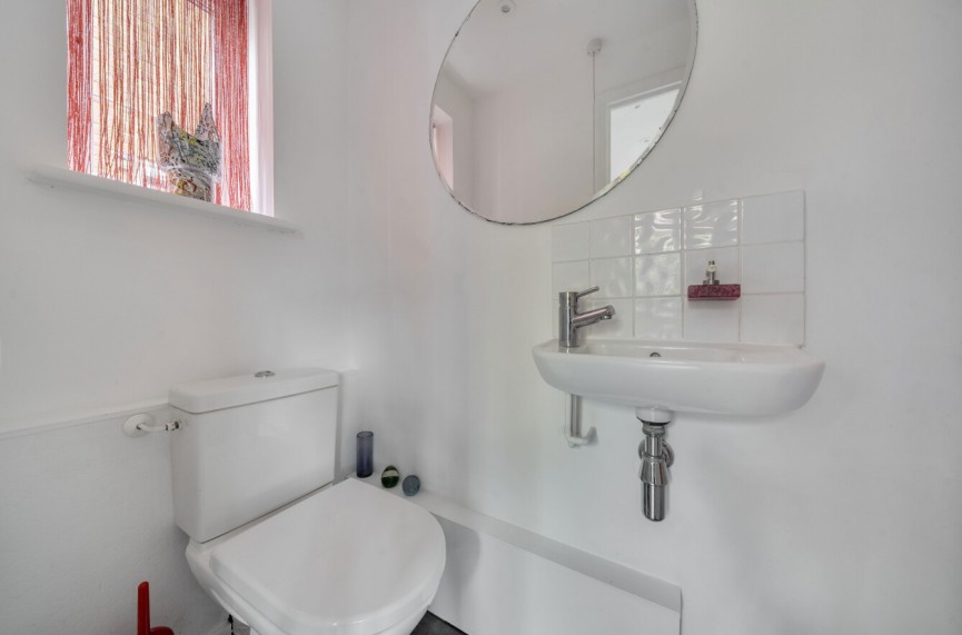 3 bedroom House for Sale Grieg Close, Shefford, Bedfordshire