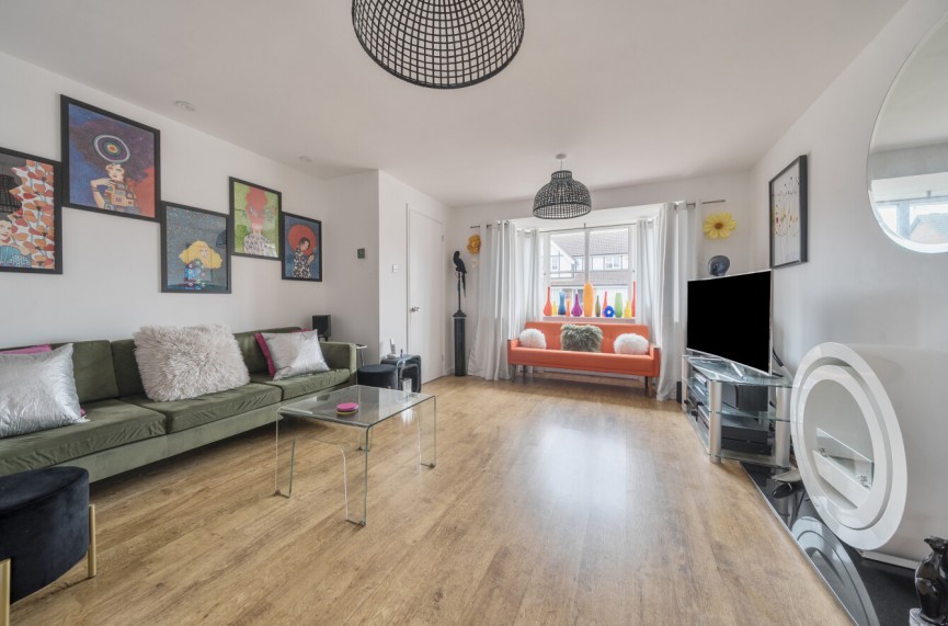 3 bedroom House for Sale Grieg Close, Shefford, Bedfordshire