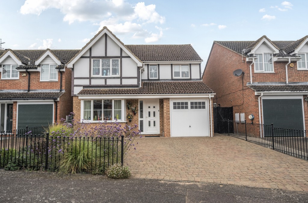 Grieg Close, Shefford, Bedfordshire