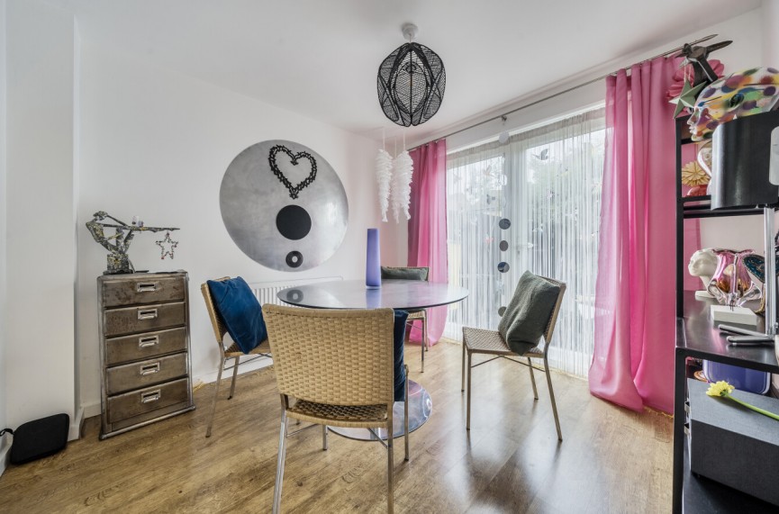 3 bedroom House for Sale Grieg Close, Shefford, Bedfordshire