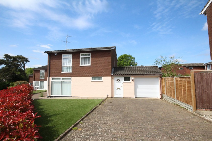4 bedroom House for Sale Pear Tree Dell, Letchworth Garden City, Hertfordshire