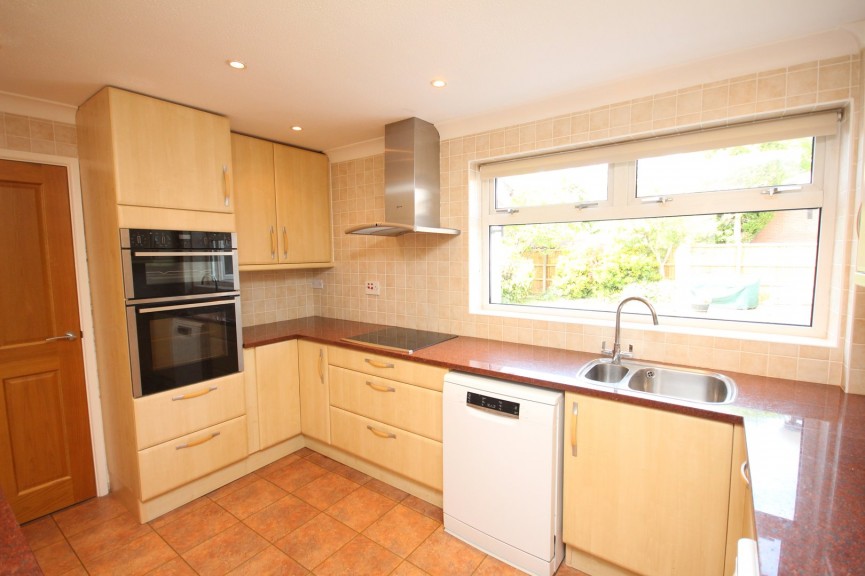 4 bedroom House for Sale Pear Tree Dell, Letchworth Garden City, Hertfordshire