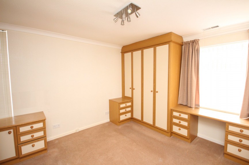 4 bedroom House for Sale Pear Tree Dell, Letchworth Garden City, Hertfordshire