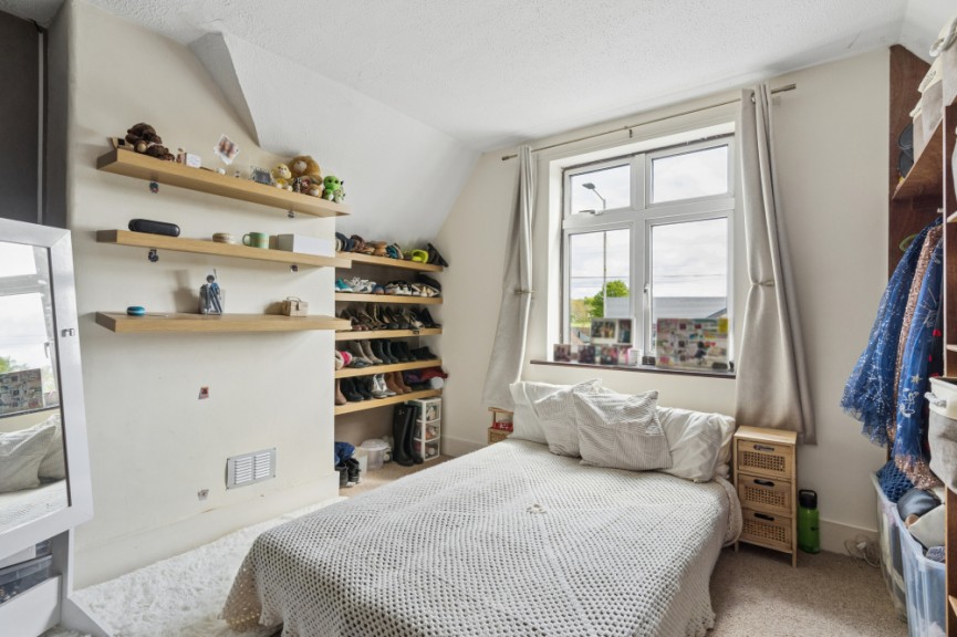 3 bedroom House for Sale Cambridge Road, Hitchin, Hertfordshire
