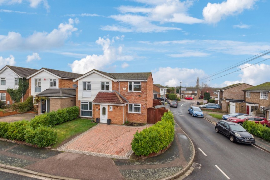 4 bedroom House for Sale Spurrs Close, Hitchin, Hertfordshire