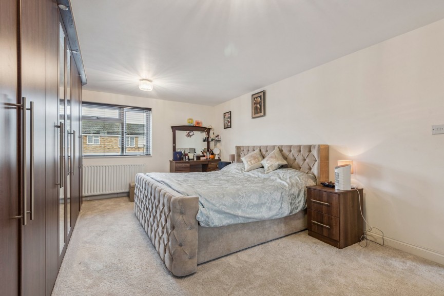 4 bedroom House for Sale Spurrs Close, Hitchin, Hertfordshire