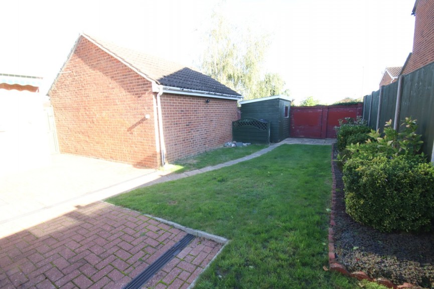 3 bedroom House for Letting Trent Avenue, Flitwick, Beds