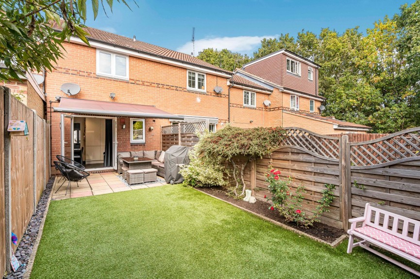 2 bedroom House for Sale Heyford Way, Hatfield, Hertfordshire