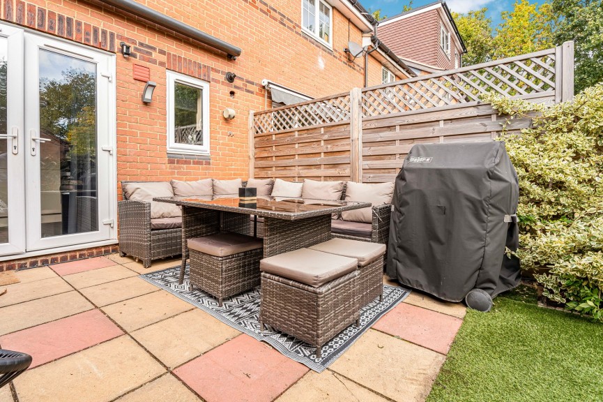 2 bedroom House for Sale Heyford Way, Hatfield, Hertfordshire